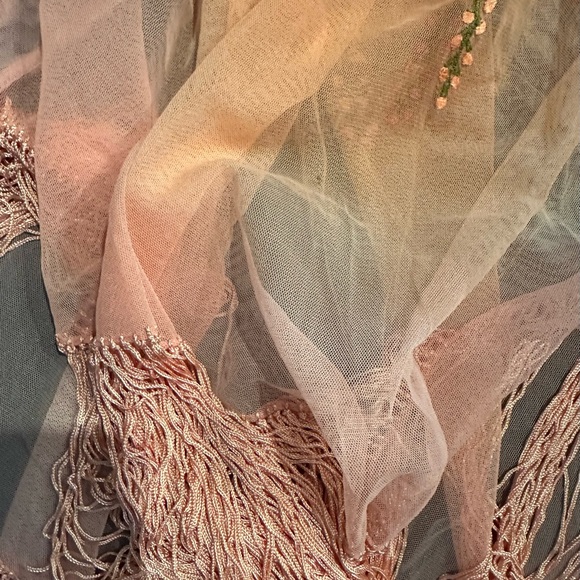 SANA tunic with detailed floral embroidery light pink with tassels - Picture 7 of 7